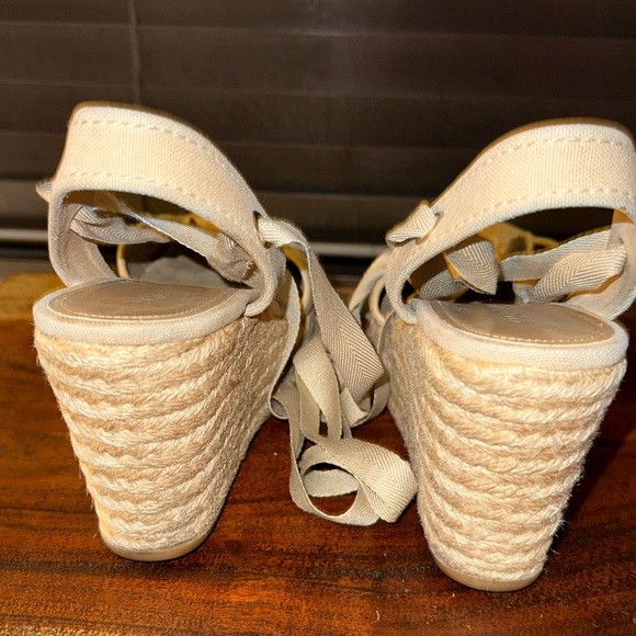 Prada wedge sandal in tan - Picture 4 of 6